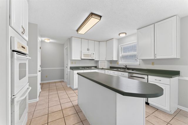 857 PARADISE DR, Cordova, TN 38018