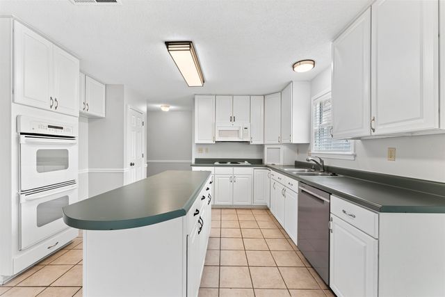 857 PARADISE DR, Cordova, TN 38018