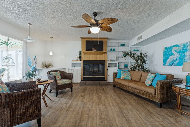 12960 Gantt Road E, Azle, TX 76020
