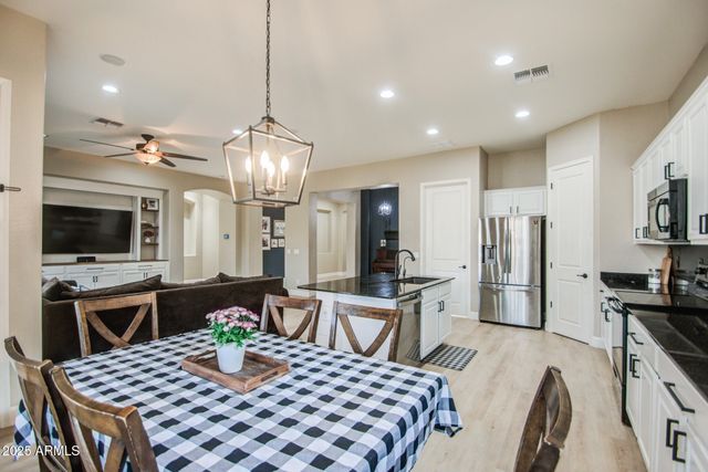 2552 E REDWOOD Place, Chandler, AZ 85286