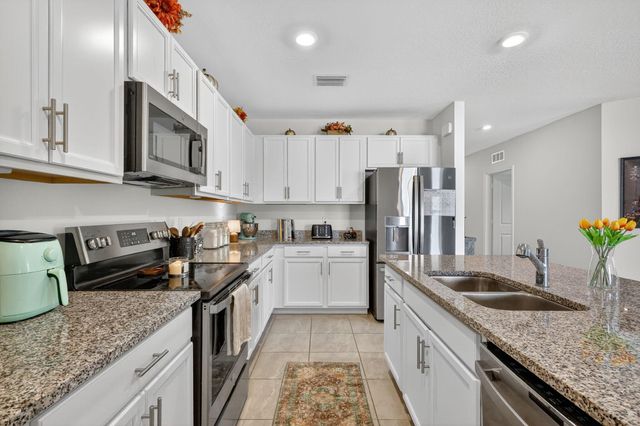 435 SW Fields Avenue, Port St Lucie, FL 34953