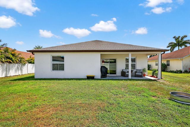 435 SW Fields Avenue, Port St Lucie, FL 34953