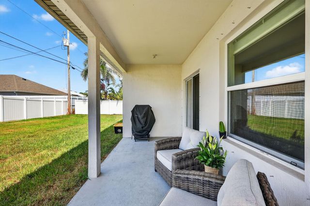 435 SW Fields Avenue, Port St Lucie, FL 34953