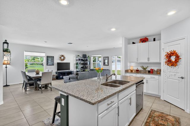 435 SW Fields Avenue, Port St Lucie, FL 34953