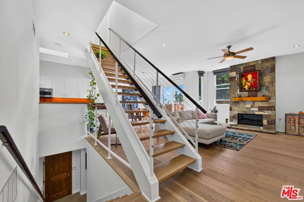 650 Rose Avenue 2, Venice, CA 90291 — photo 3
