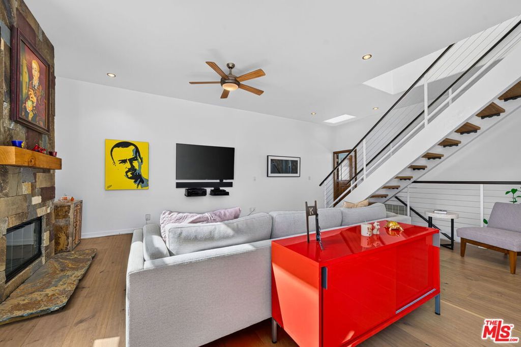 650 Rose Avenue 2, Venice, CA 90291 — photo 4
