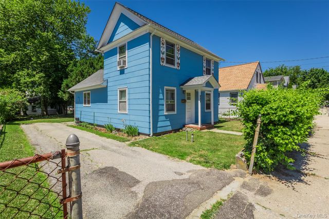 337 Hamilton Avenue, Riverhead, NY 11901