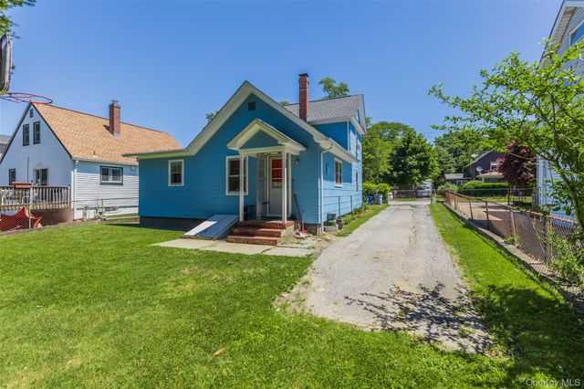 337 Hamilton Avenue, Riverhead, NY 11901