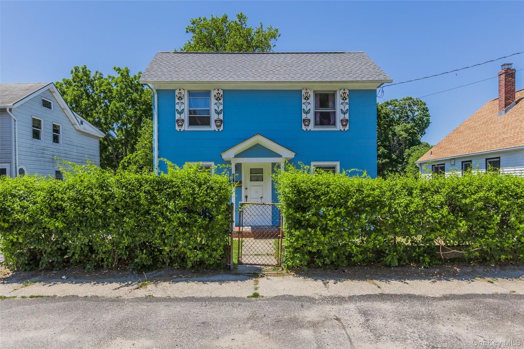 337 Hamilton Avenue, Riverhead, NY 11901