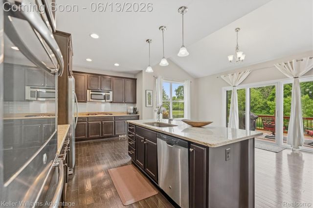 23740 Stoneleigh Drive, Lyon Charter Township, MI 48178