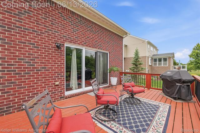 23740 Stoneleigh Drive, Lyon Charter Township, MI 48178