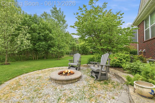 23740 Stoneleigh Drive, Lyon Charter Township, MI 48178