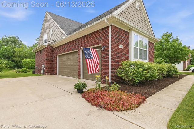 23740 Stoneleigh Drive, Lyon Charter Township, MI 48178