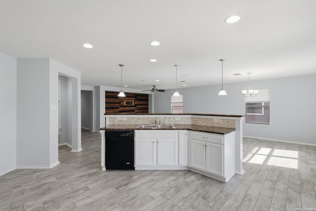 1426 Cutler Bay, New Braunfels, TX 78130