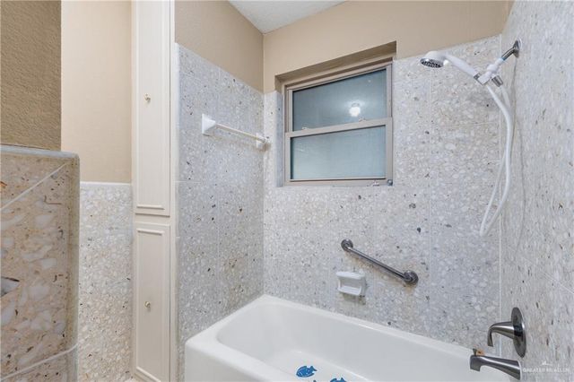 1401 Larkspur Avenue, Mcallen, TX 78501