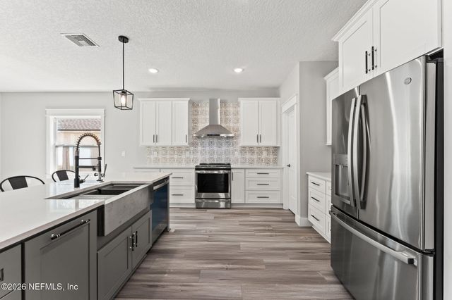 703 BELLSHIRE Drive, Orange Park, FL 32065