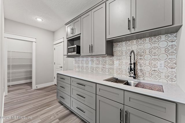 703 BELLSHIRE Drive, Orange Park, FL 32065