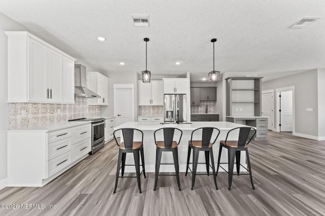 703 BELLSHIRE Drive, Orange Park, FL 32065