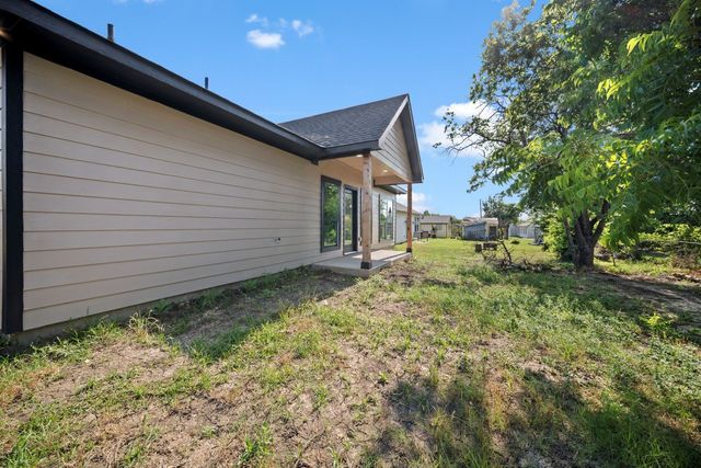 711 A D Mosley Street, Ferris, TX 75125