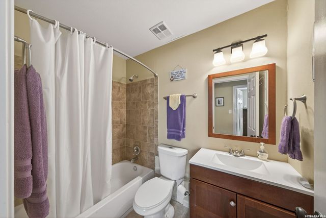 7305 SAGE OAK ST, Live Oak, TX 78233