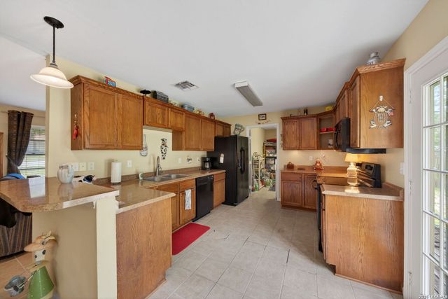 7305 SAGE OAK ST, Live Oak, TX 78233