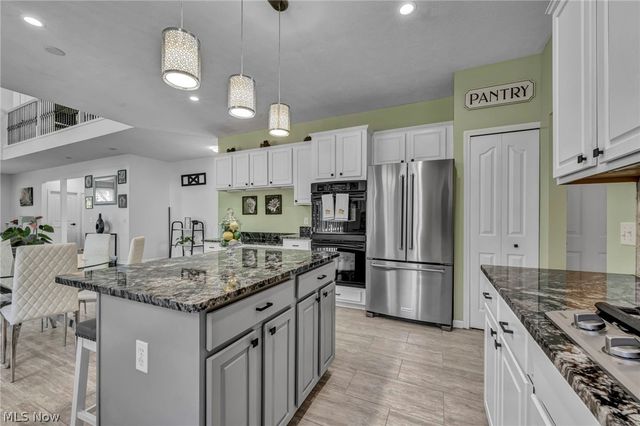 10342 Townley Court, Aurora, OH 44202