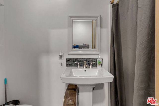 1100 S Lorena Street, Los Angeles, CA 90023