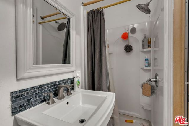 1100 S Lorena Street, Los Angeles, CA 90023