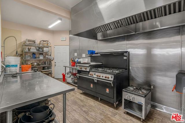 1100 S Lorena Street, Los Angeles, CA 90023