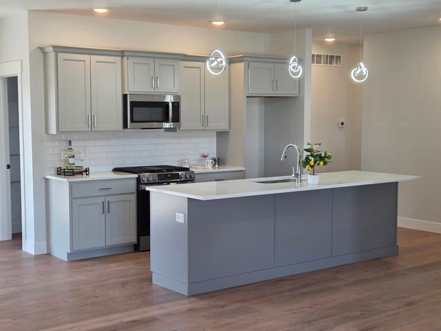 19 Brookstone Circle, Bloomington, IL 61704