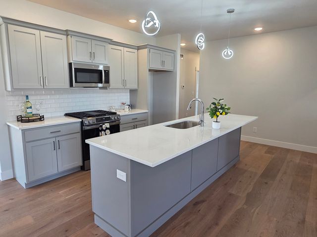 19 Brookstone Circle, Bloomington, IL 61704