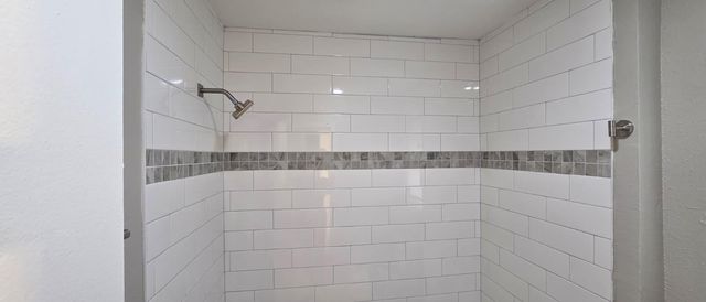 11122 Thackery Lane, Houston, TX 77016