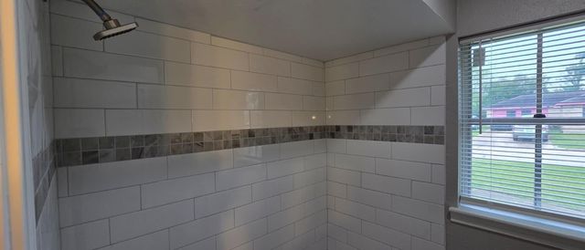 11122 Thackery Lane, Houston, TX 77016