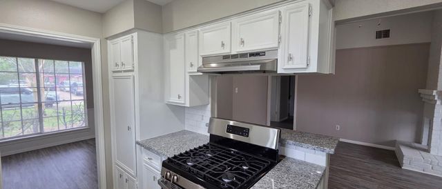 11122 Thackery Lane, Houston, TX 77016