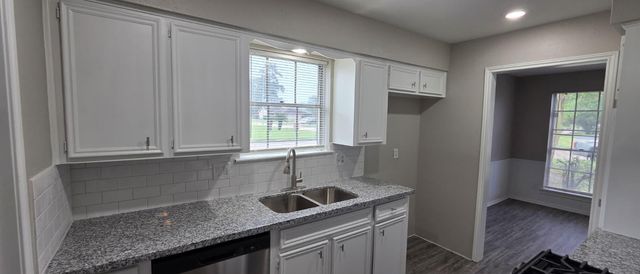 11122 Thackery Lane, Houston, TX 77016