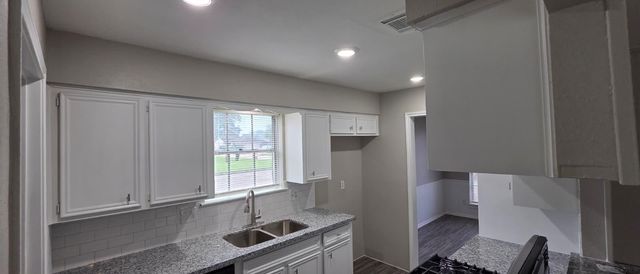 11122 Thackery Lane, Houston, TX 77016