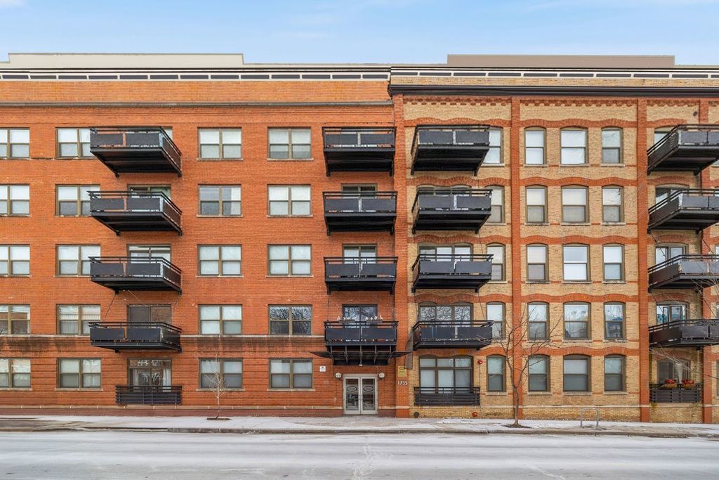 1735 W Diversey Parkway 118, Chicago, IL 60614