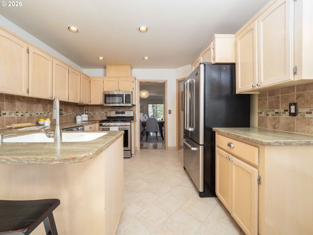 18283 Sw JANN Dr, Beaverton, OR 97003