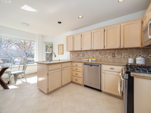 18283 Sw JANN Dr, Beaverton, OR 97003