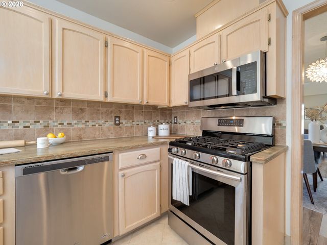 18283 Sw JANN Dr, Beaverton, OR 97003