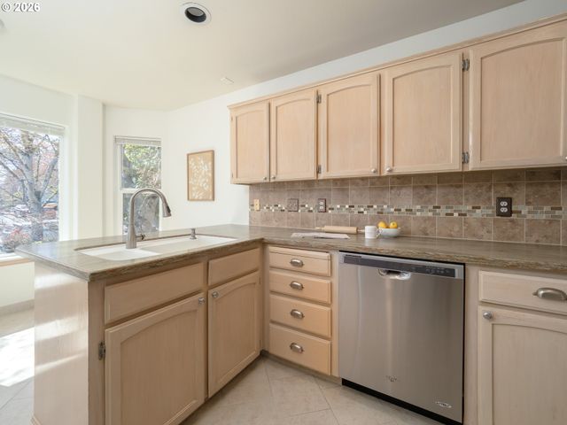 18283 Sw JANN Dr, Beaverton, OR 97003