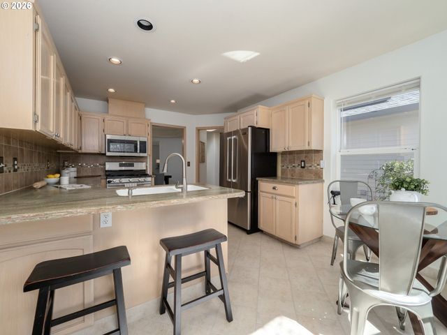 18283 Sw JANN Dr, Beaverton, OR 97003