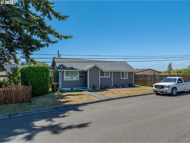 765 STATE St, North Bend, OR 97459