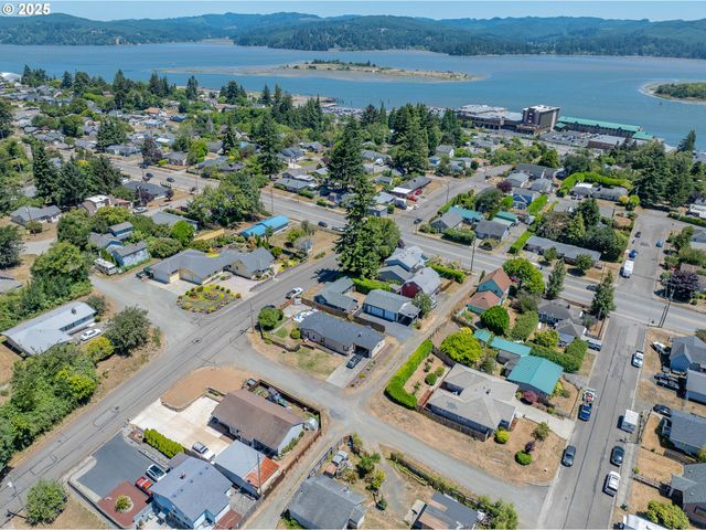 765 STATE St, North Bend, OR 97459