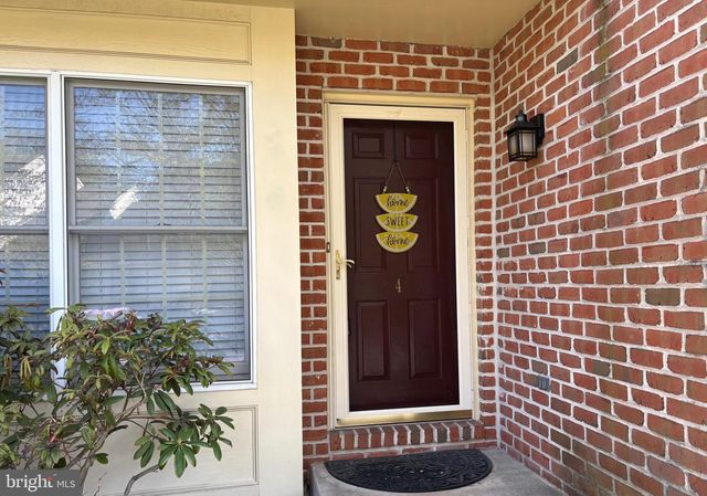 4 WILLOW CT, Downingtown, PA 19335