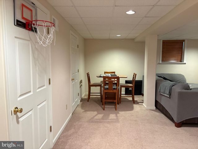 4 WILLOW CT, Downingtown, PA 19335
