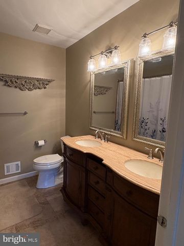4 WILLOW CT, Downingtown, PA 19335