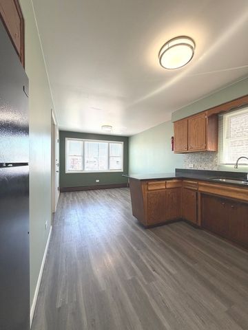 6637 S Whipple Street 2, Chicago, IL 60629