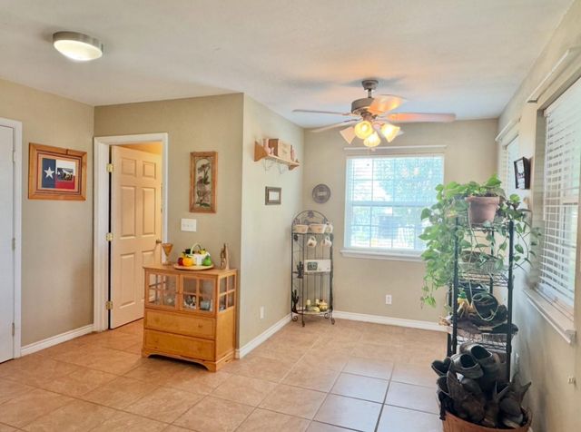 2334 CR 464, Elgin, TX 78621