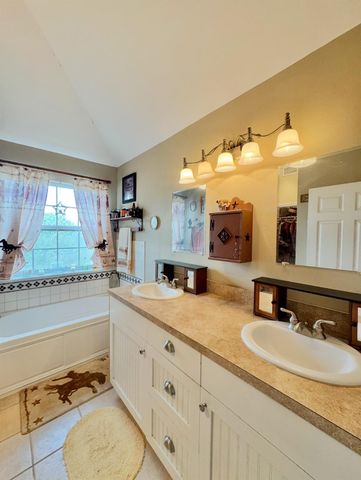 2334 CR 464, Elgin, TX 78621